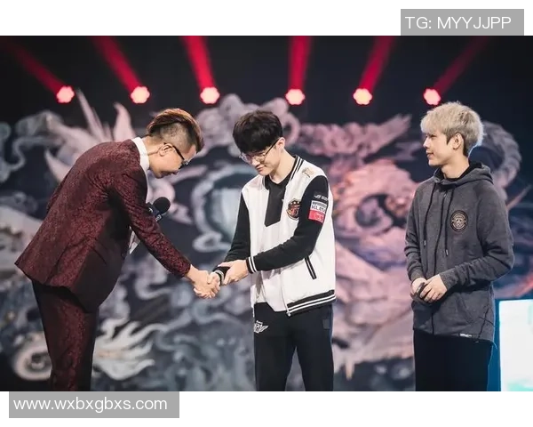 深入分析FPX战队进攻策略与战术布局的全景解读